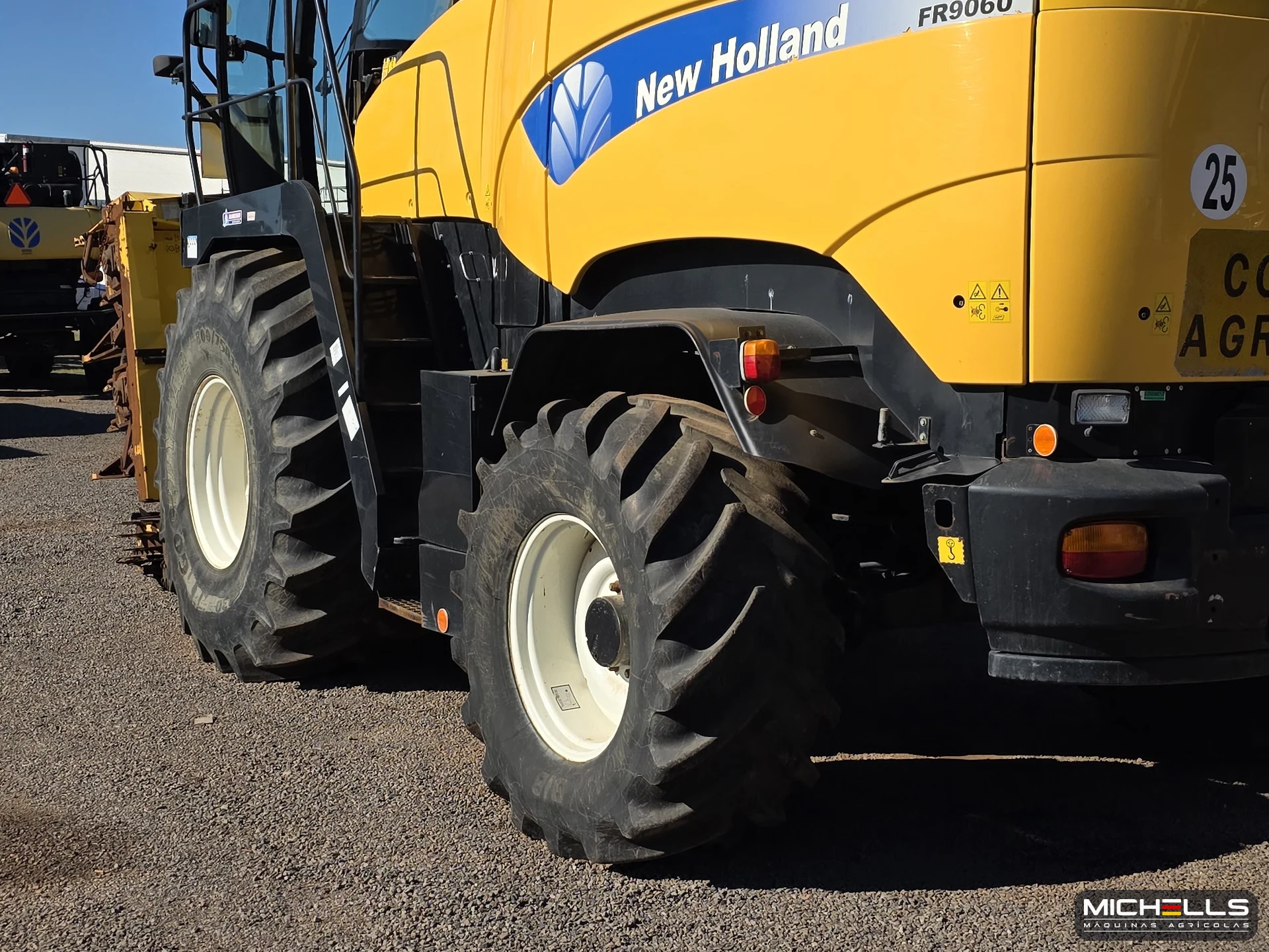 New Holland FR9060 Série FR9000 2009 amarelo — foto