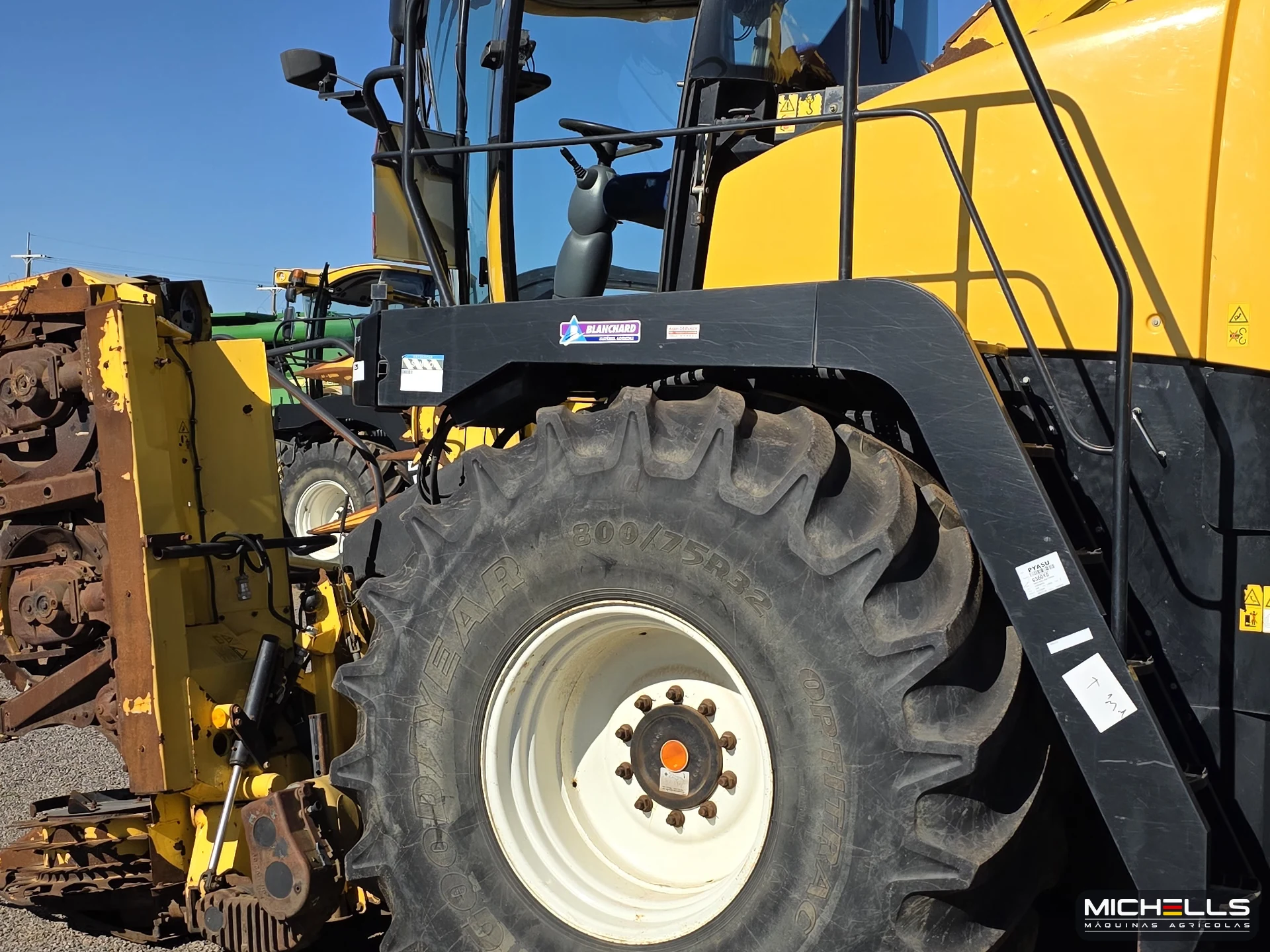 New Holland FR9060 Série FR9000 2009 amarelo — foto