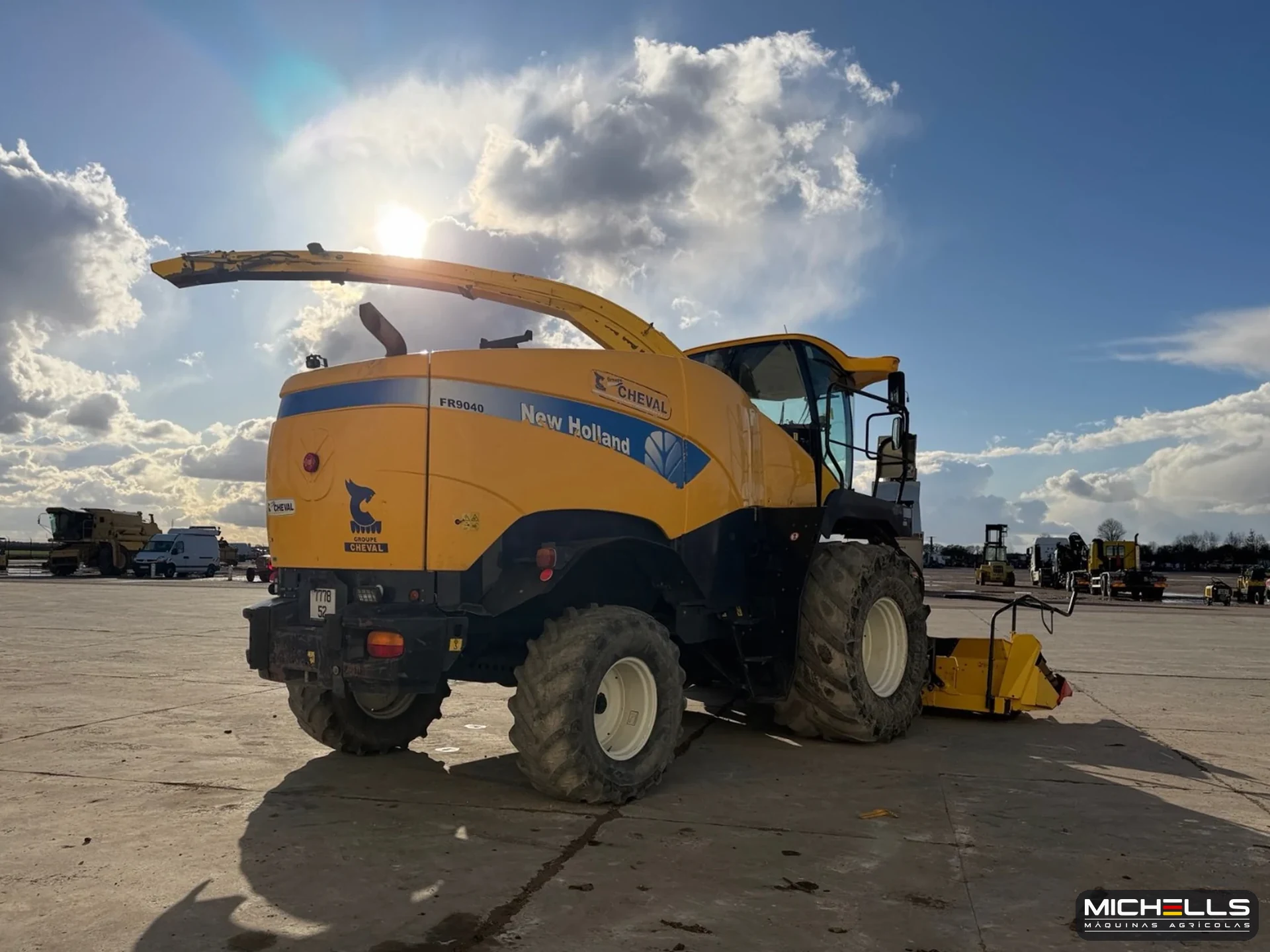 New Holland FR9040 FR9000 Series 2008 amarelo — foto