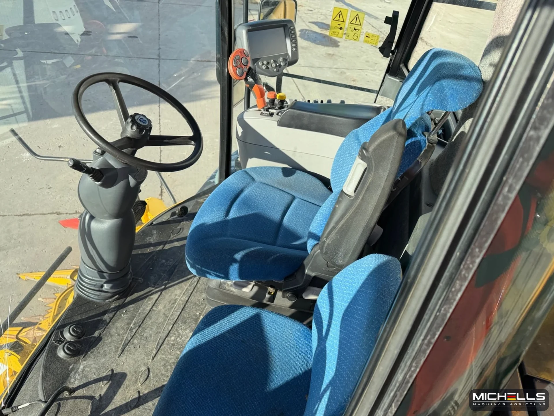 New Holland FR9040 FR9000 Series 2008 amarelo — foto