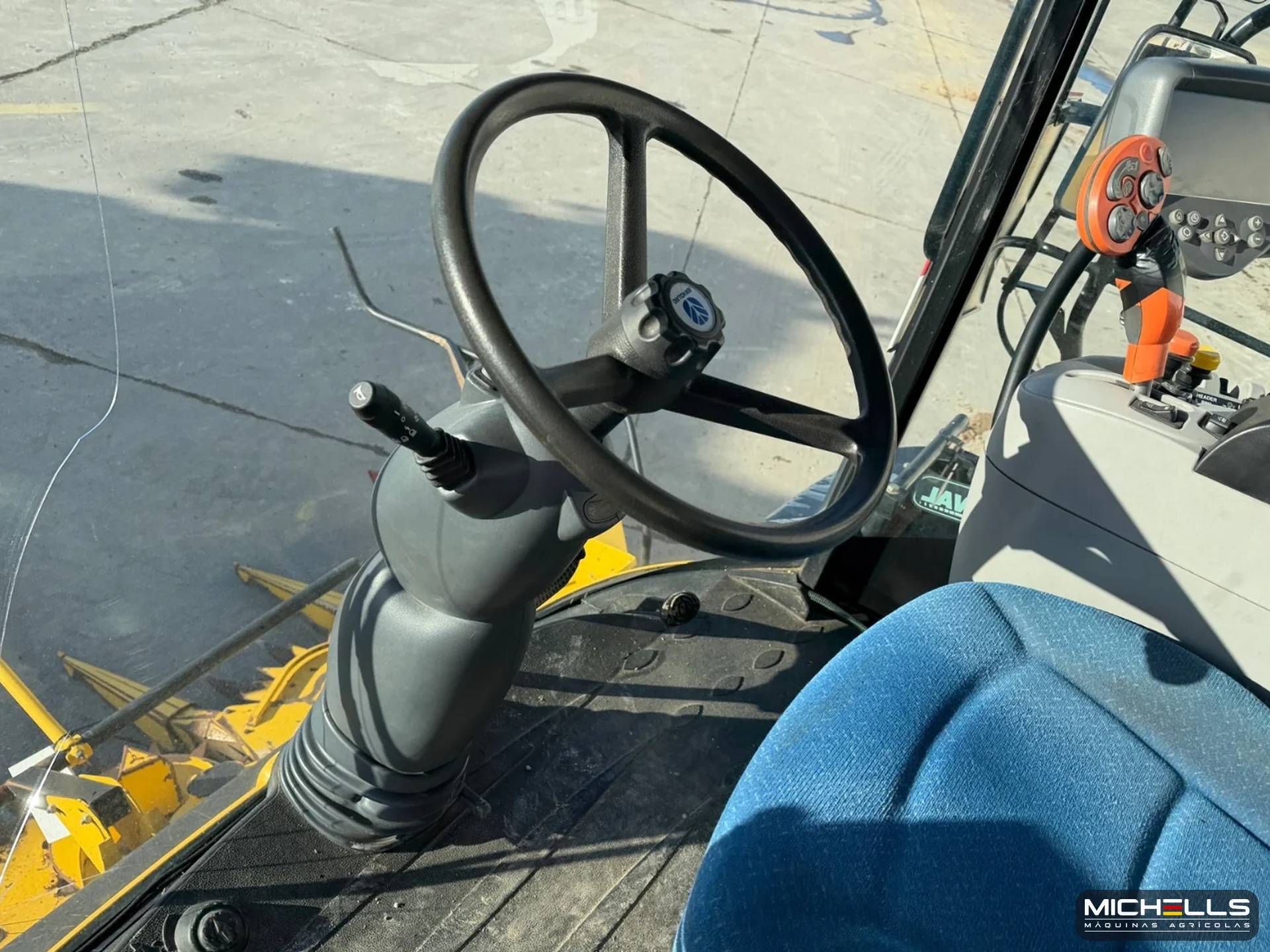 New Holland FR9040 FR9000 Series 2008 amarelo — foto
