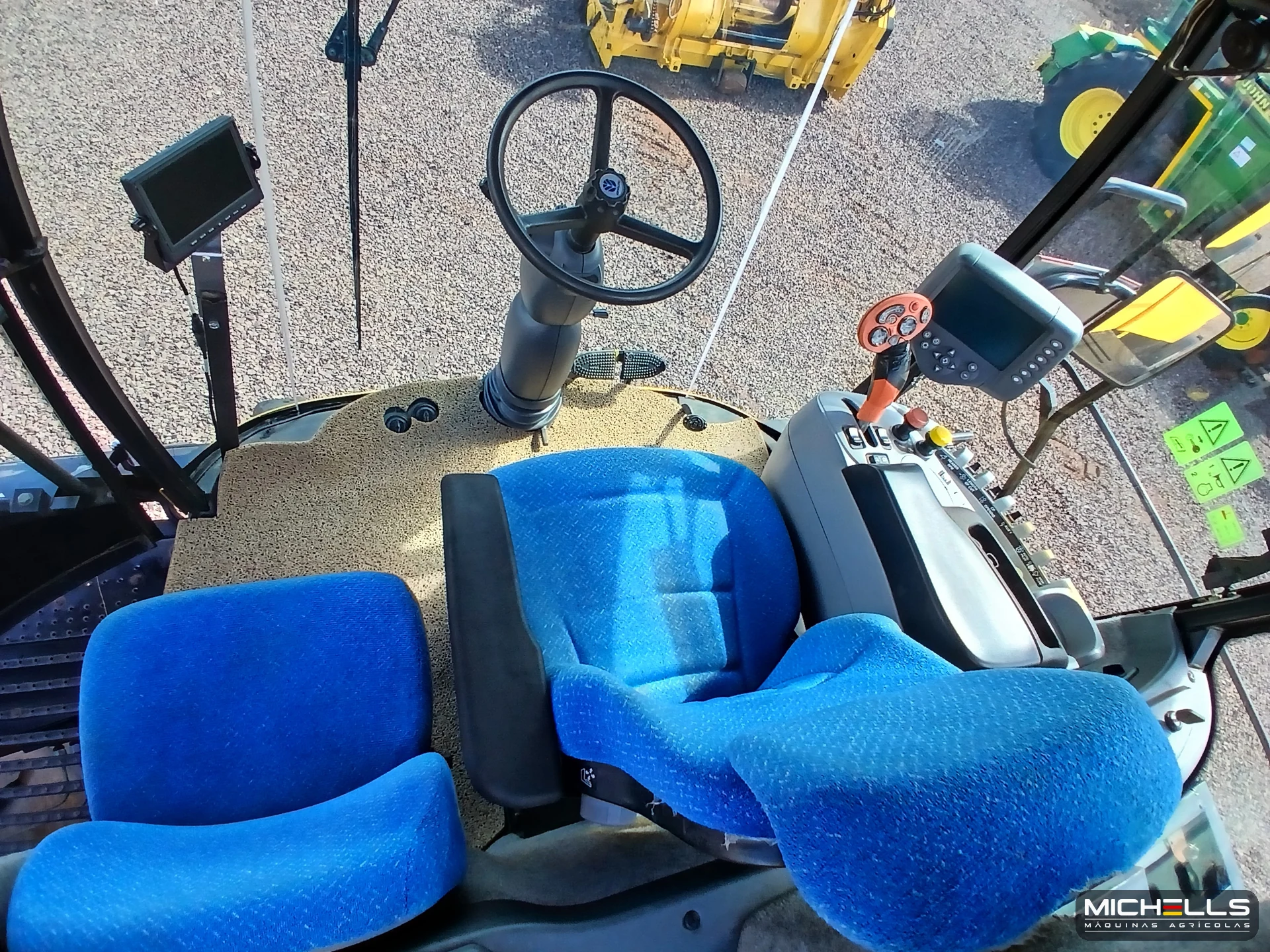 New Holland FR9040 FR9000 Series 2008 amarelo — foto