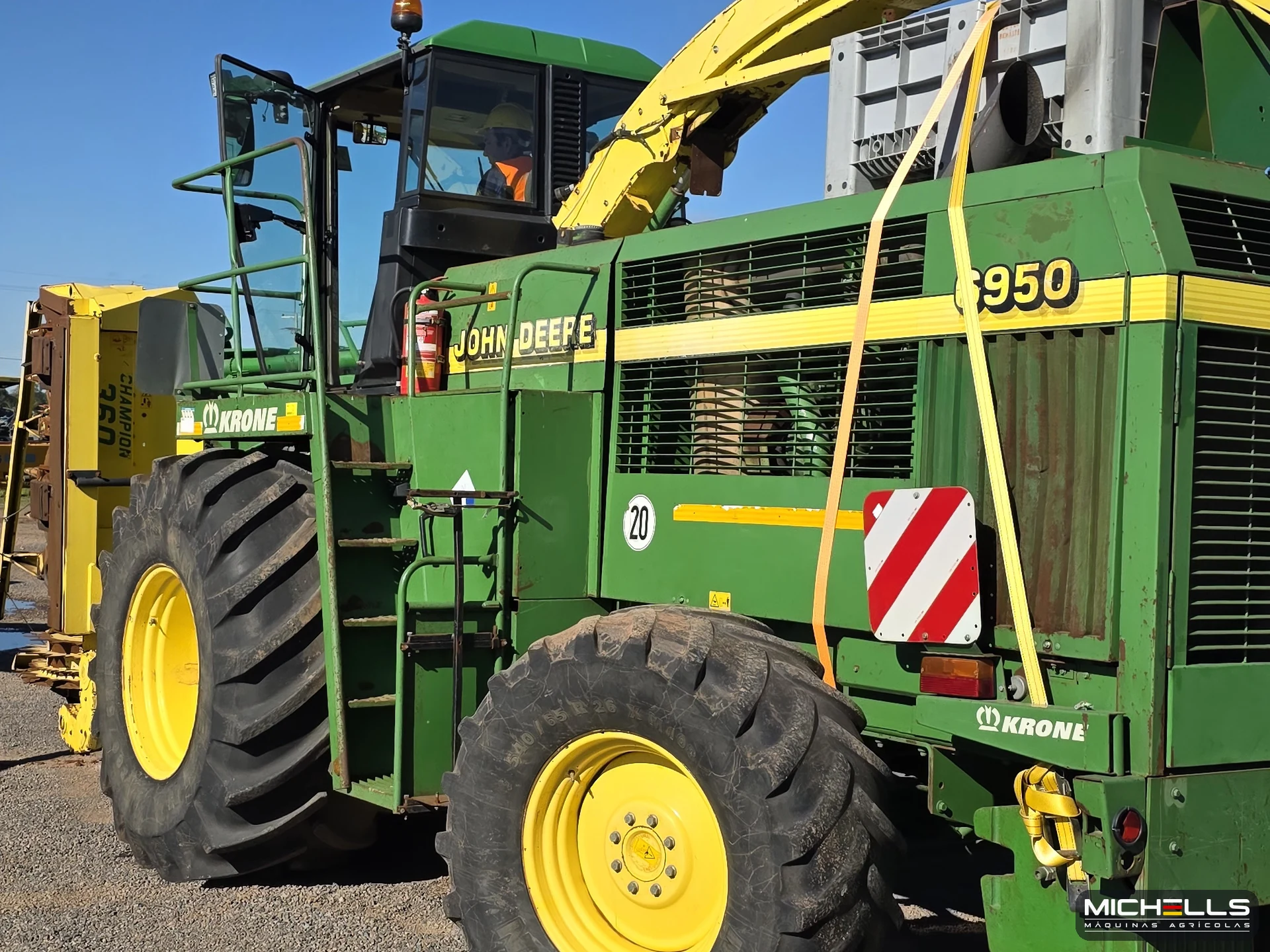 John Deere 6950 Série 6050 2001 verde — foto