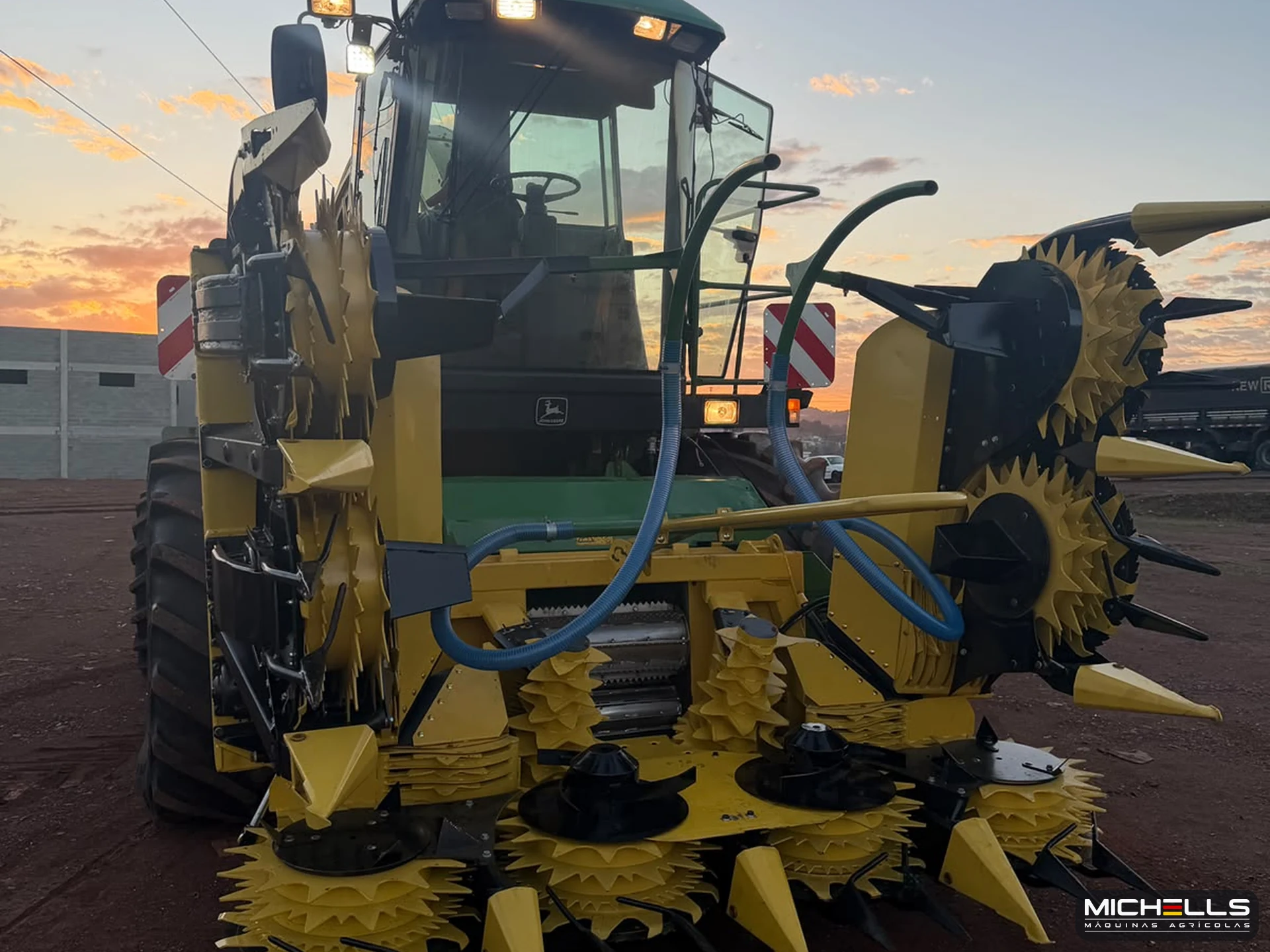 John Deere 6850 2000 verde — foto