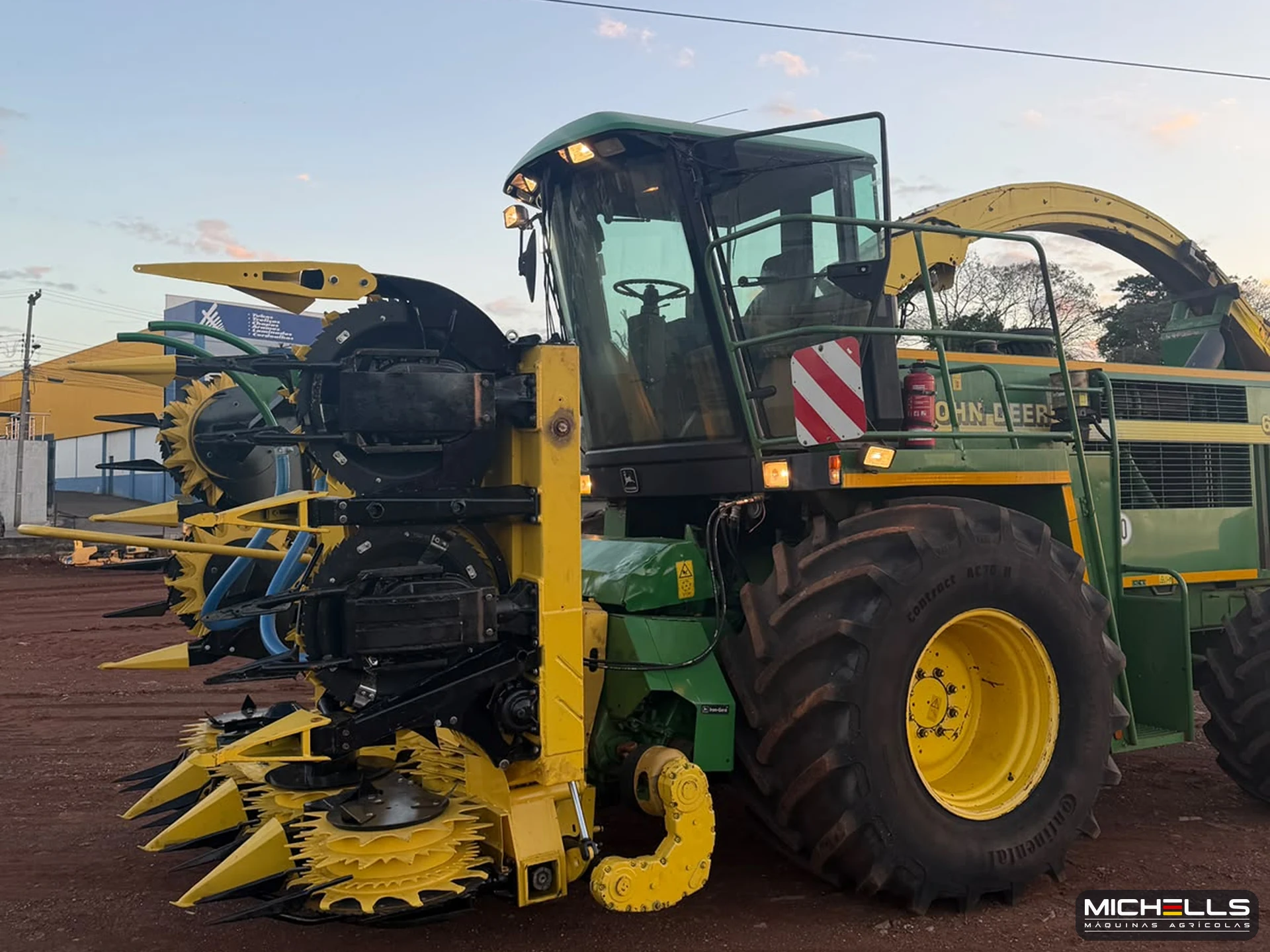 John Deere 6850 2000 verde — foto